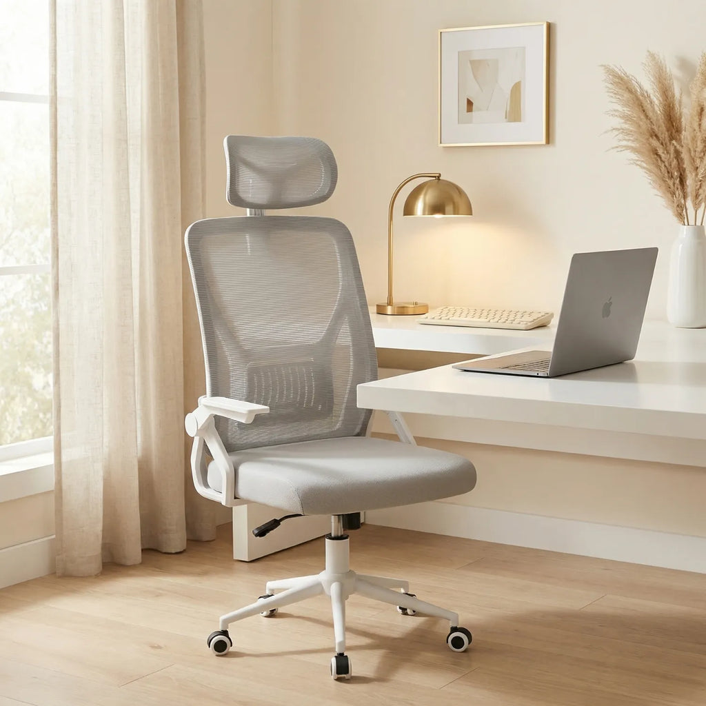 Chaise de bureau District 07 dans un bureau minimalist