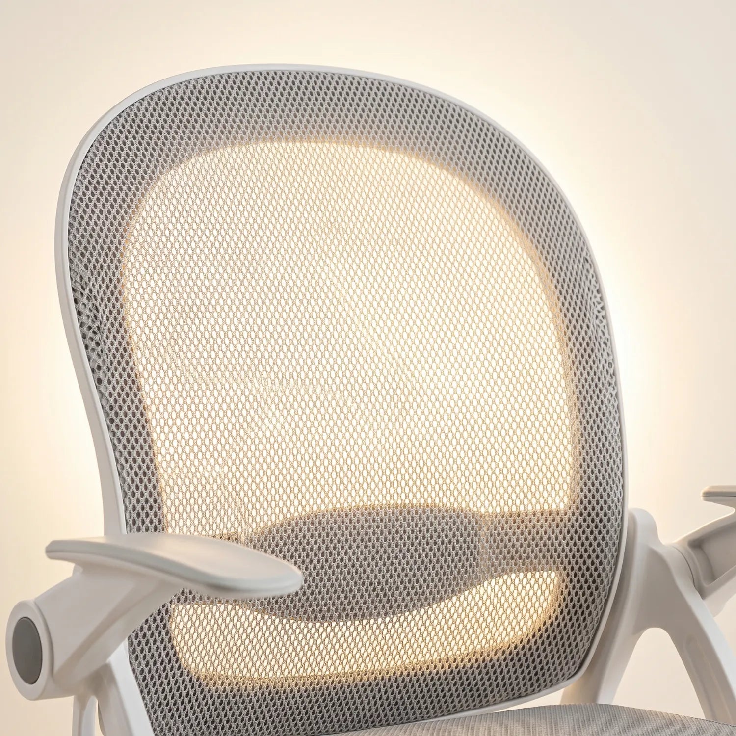 Chaise de bureau District 09 avec un zoom sur le mesh