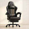 District 21 Chaise Gaming avec Massage Lombaire noir et beige capitonnage losanges avec appui-tête et repose-pieds escamotable, vue de face fond beige clair