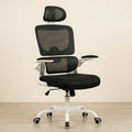 District 22 Chaise de Bureau en Maille 3 Segments Ergonomique noir et blanc avec appui-tête accoudoirs rabattables et soutien lombaire bipartite, vue de face fond beige parquet